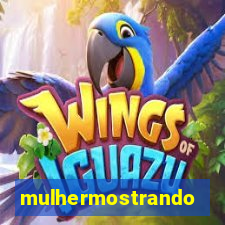 mulhermostrandoopeito